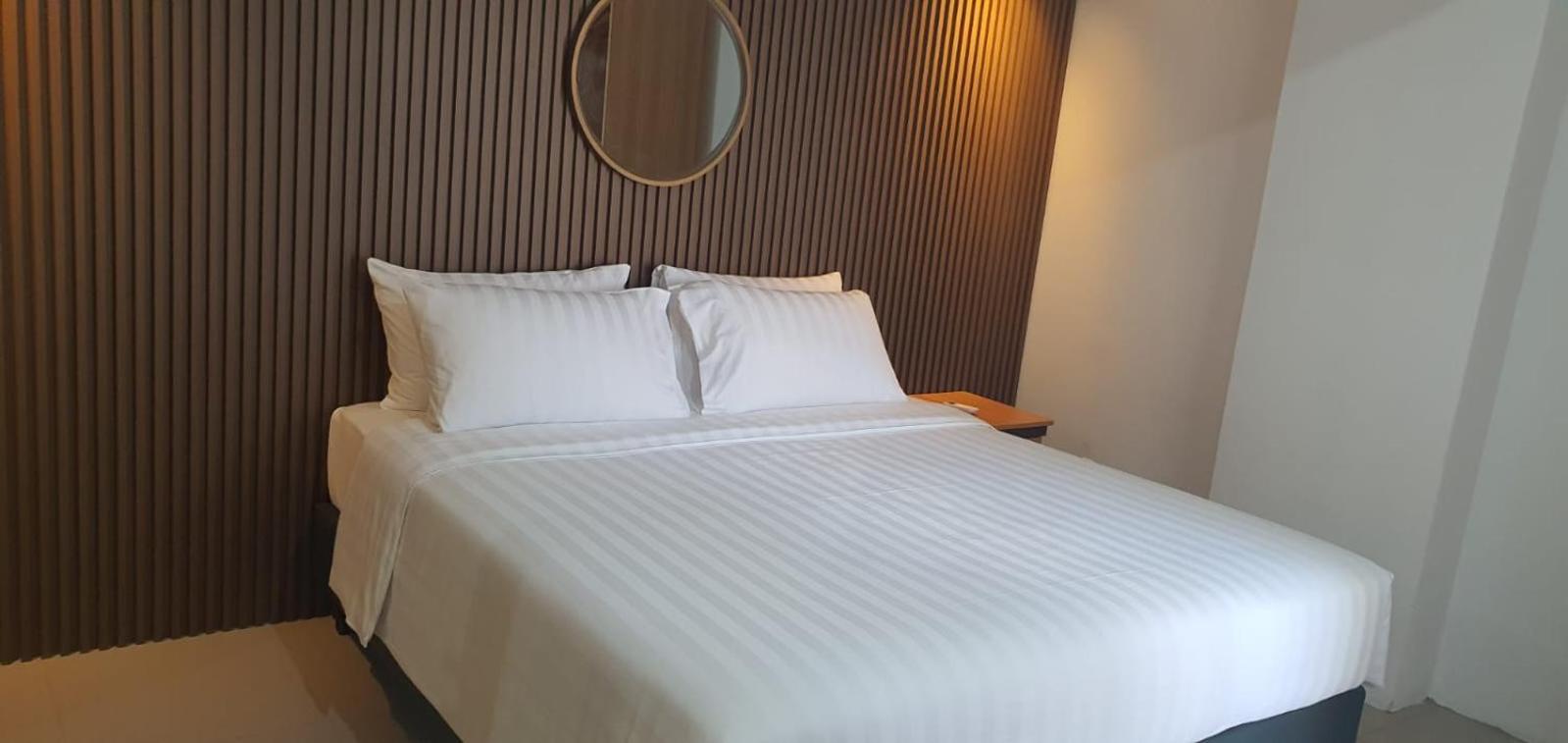 Nemuru Hotel Ciputat Pondokcabe Hilir 外观 照片